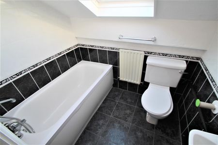 Broomfield Terrace, Burley, LS6 3DQ, Leeds - Photo 4