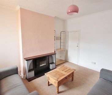 3 bedroom House To Let - Photo 4