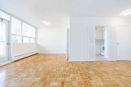 For Lease - 33 Erskine Avenue Unit# 711, Toronto, Ontario - Photo 4