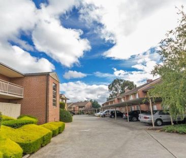Bright and Modern Two-Bedroom Apartment in the Heart of Lyneham - Photo 3