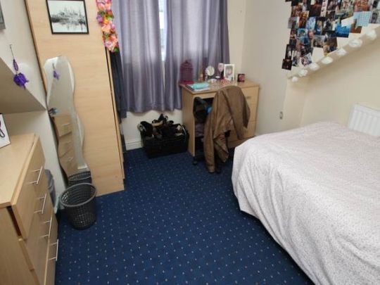 4 Bed - Welton Place , Hyde Park, Leeds - Photo 1