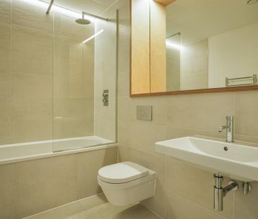 4 bedroom end of terrace house to rent - Photo 6