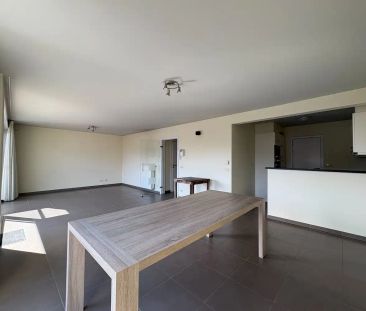 Lichtrijk appartement met twee slaapkamers + garage - Foto 3