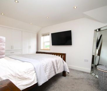 4 bedroom semi-detached house to rent - Photo 5