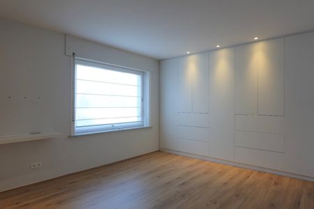 Ruim appartement in het centrum van Eernegem - Photo 2