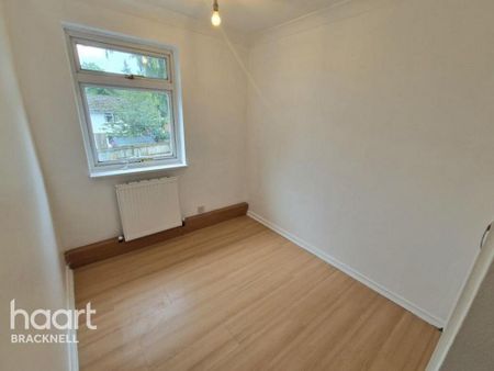 4 bedroom detached house to rent - Photo 3