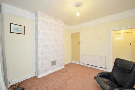 4 Bed Terraced House, Warwick Street, LE3 - Photo 2
