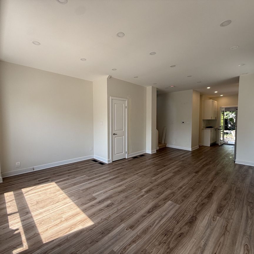 For Lease - 13 Highland Avenue, Hamilton, Ontario - Photo 1