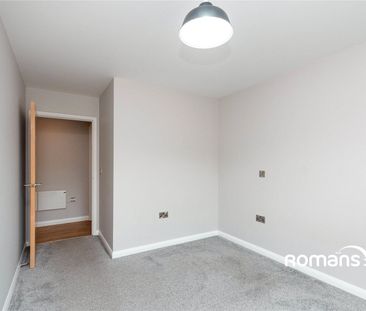 Farnborough Road, Farnborough, Hampshire, GU14 - Photo 3