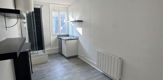 Appartement Paris 1 pièce(s) 12.33 m2 - Photo 2