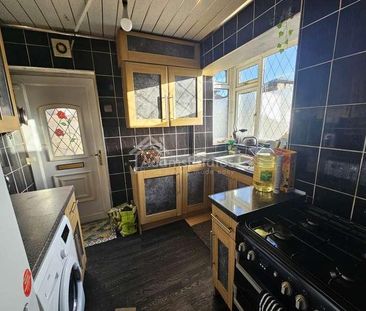 Chapel Avenue, Heckmondwike, WF16 - Photo 1