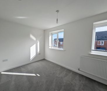 3 bedroom semi-detached house to rent - Photo 5