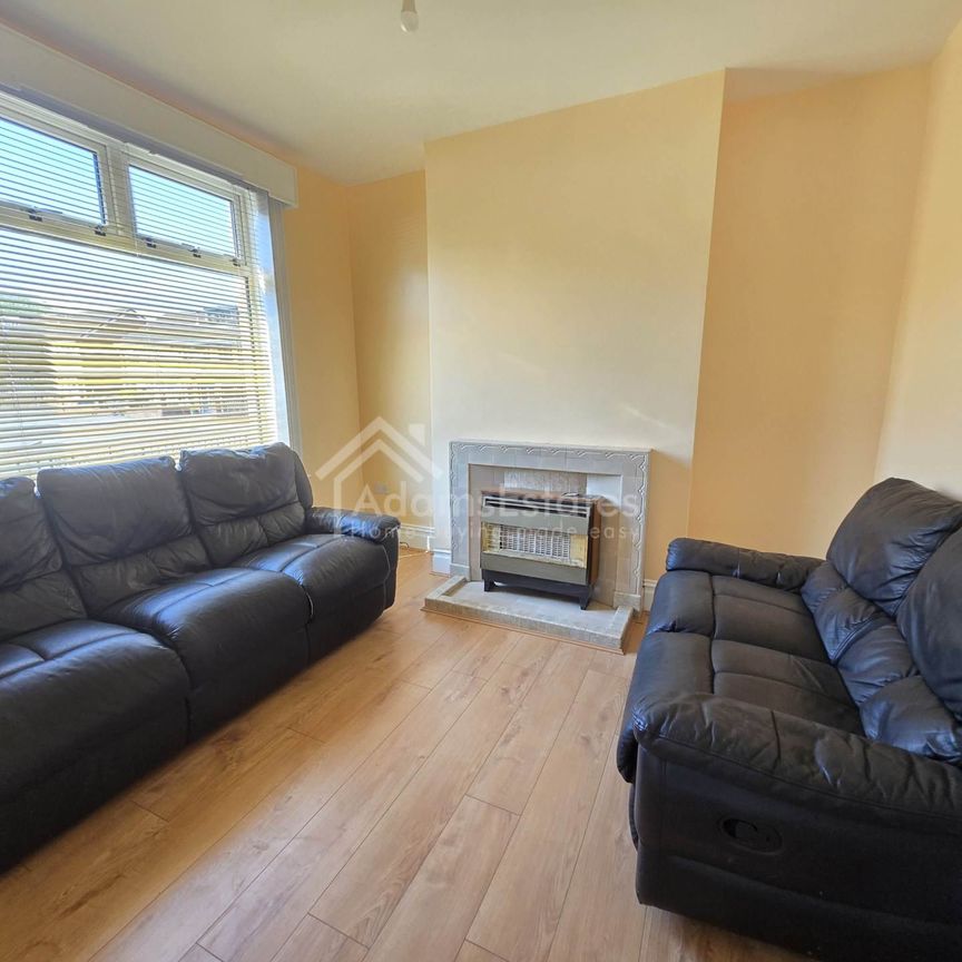 Slaithwaite Road, Dewsbury - Photo 1