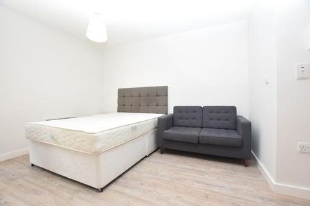 Studio to rent - Photo 2