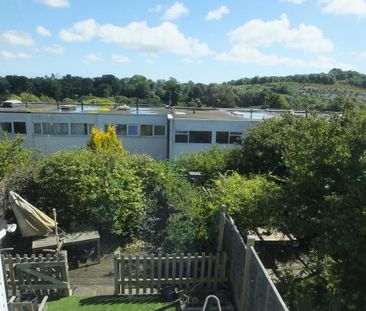 3 bedroom end of terrace house to rent - Photo 1