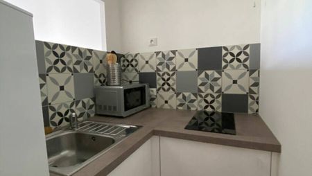 Studio rénové - cuisiné équipée - Résidence SCHUMAN - Photo 4