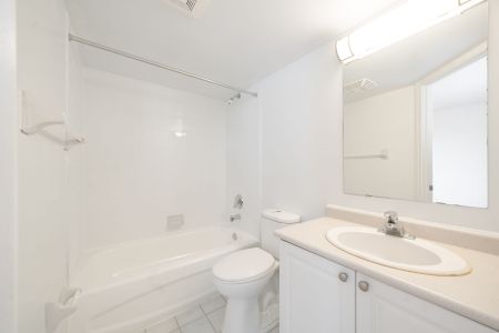 For Lease - 1407 Dupont Street Unit# 412, Toronto, Ontario - Photo 2