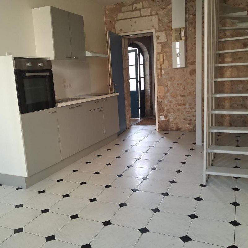 Location Appartement 2 pièces 46m² ROCHEFORT 17300 - Photo 1