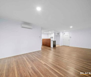 SPACIOUS GROUND FLOOR APARTMENT AT VALONIA - Photo 4