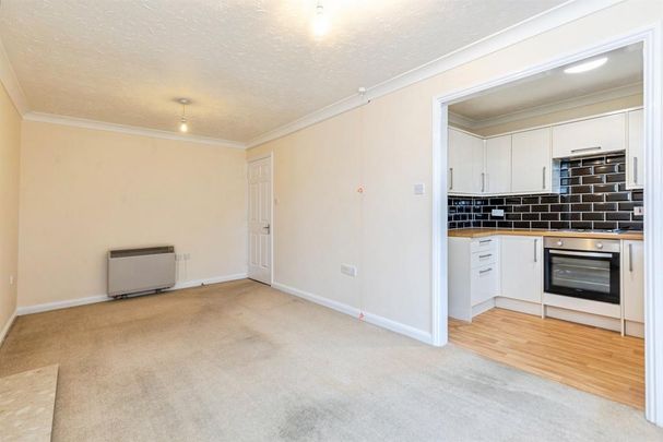 2 bedroom retirement property to rent - Photo 1