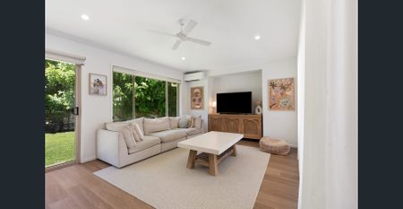 Stylish Coastal Home with Private Pool – Peregian Springs - Photo 4