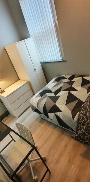 Fitzroy Ave, Belfast, BT7 1HS - Photo 1