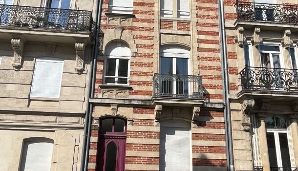 Appartement 1 pièces 14m2 REIMS 450 euros - Photo 1