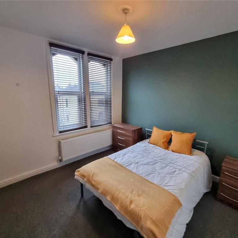 1 bedroom in a house share to rent - Photo 1