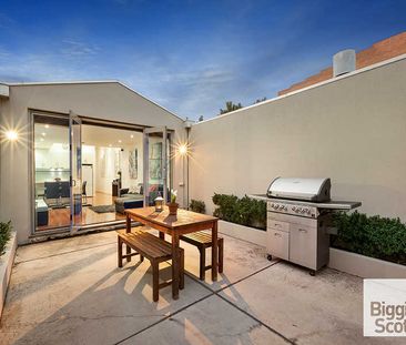 CHARMING 2-BEDROOM VICTORIAN HOME IN THE HEART OF CREMORNE – STYLIS... - Photo 2