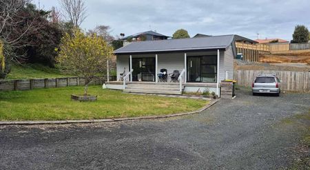 Hidden 2 bedroom Gem! - Photo 3