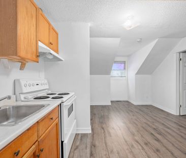 For Lease - 1 Grovepark Street, Richmond Hill, Ontario - Photo 6