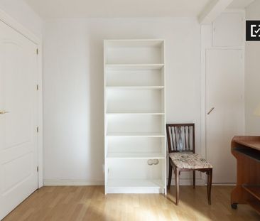 madrid, Community of Madrid 28028 - Photo 2