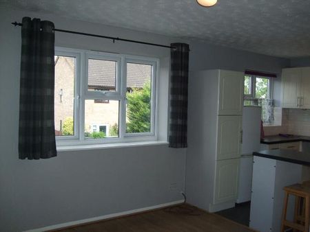 Studio to rent - Photo 2