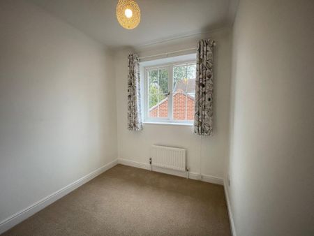 3 bedroom semi-detached house to rent - Photo 2