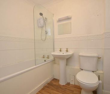2 bedroom flat to rent - Photo 6