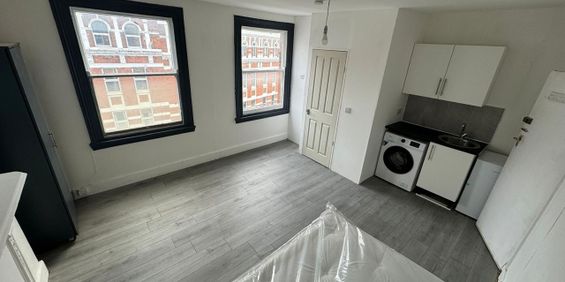 Studio Flat, West End Lane, NW6 - Photo 3