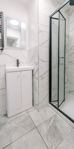 Studio Flat, Peacehaven, W3 - Photo 1