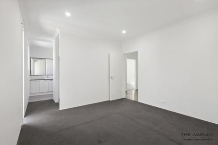 Stunning 4 bedroom in beautiful Coogee - Photo 4