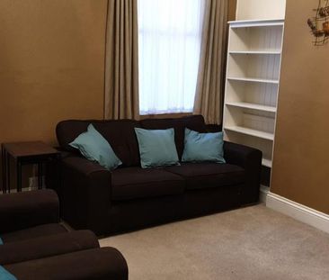 4 bedroom terraced house to rent - Photo 2