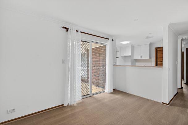 Open the door to coastal living - Photo 1