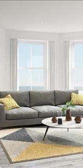 Melrose House, Granville Road, IP11 - Photo 1