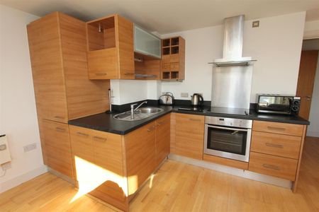 Clarence House, Leeds City Centre, LS10 1LH - Photo 5