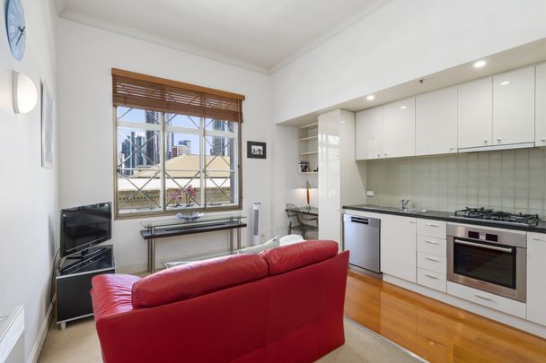 Gorgeous fully furnished apartment in Port Authority Building - Photo 1