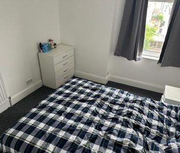 5 bedroom house of multiple occupation to rent - Photo 2