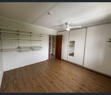 Spacious Two-Bedroom Unit in Convenient Annerley Location - Photo 2