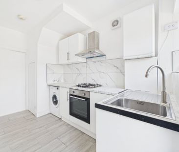 Percival Road, Feltham,TW13 - Photo 2