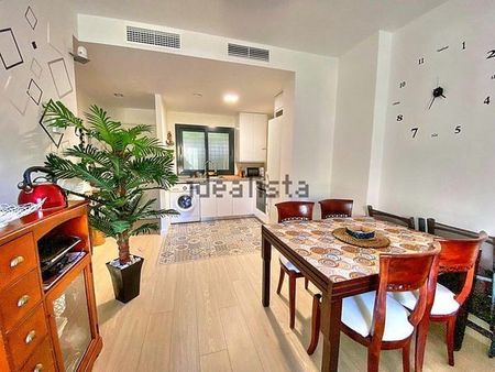 Alquiler de piso en Benajarafe - Photo 4