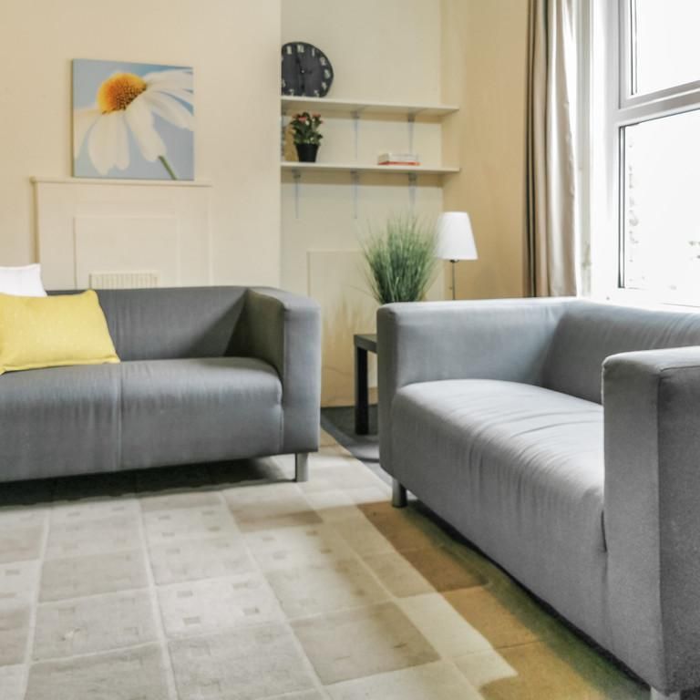 4 bedroom semi-detached house to rent - Photo 1