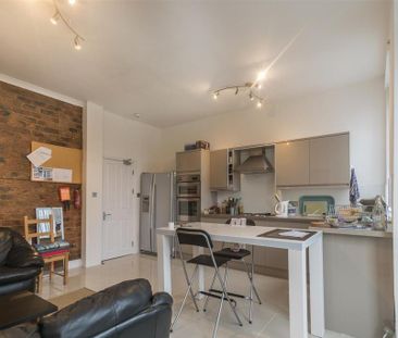 4 bedroom maisonette to rent - Photo 1