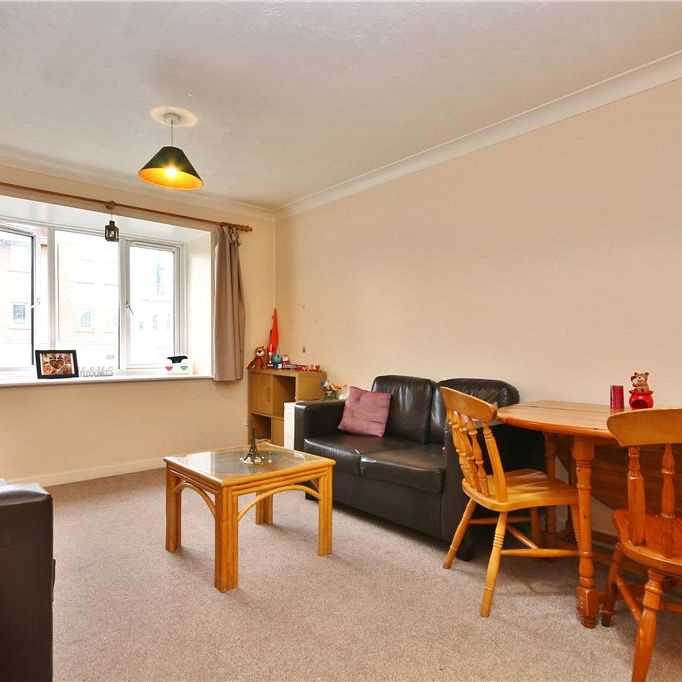 Romana Court, Sidney Road, Staines-upon-Thames, Surrey, TW18 4QJ - Photo 1